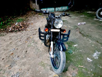 Black Royal Enfield Bullet 350