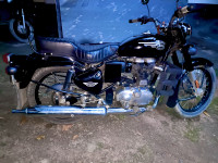 Black Royal Enfield Bullet 350