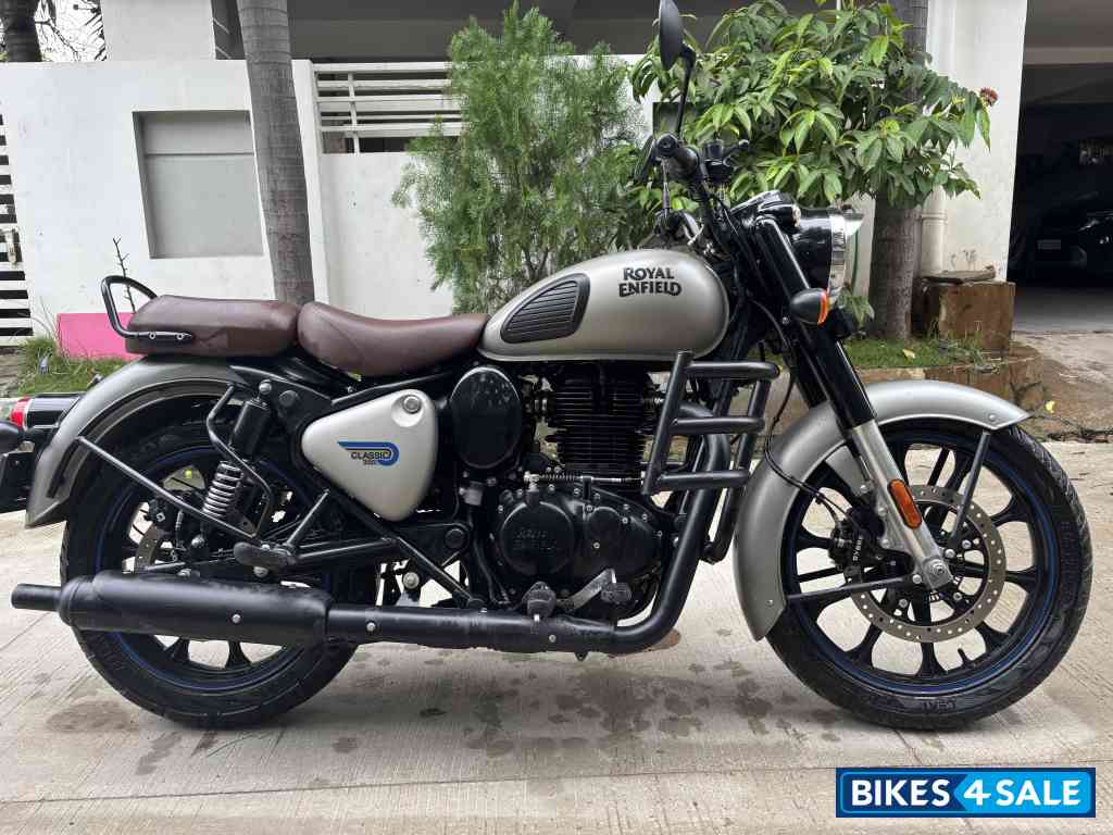 Dark Gunmetal Grey Royal Enfield Classic 350 BS VI