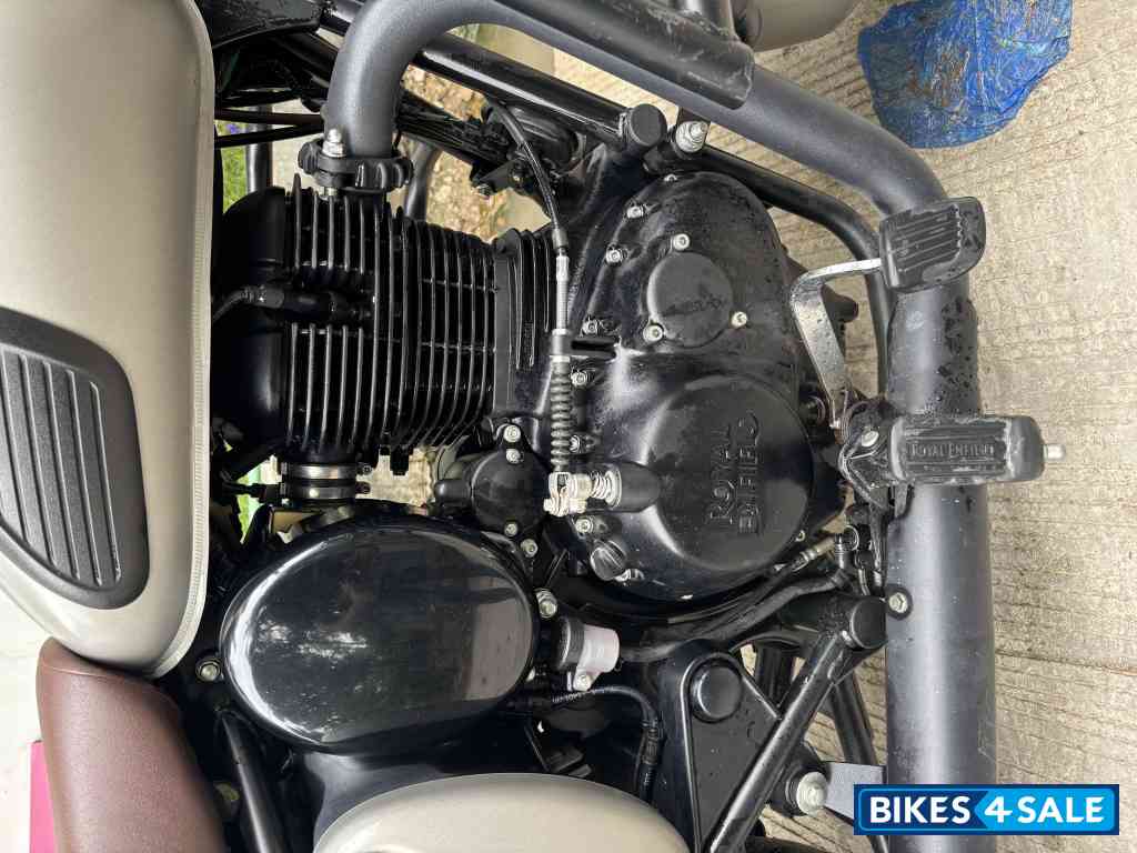 Dark Gunmetal Grey Royal Enfield Classic 350 BS VI