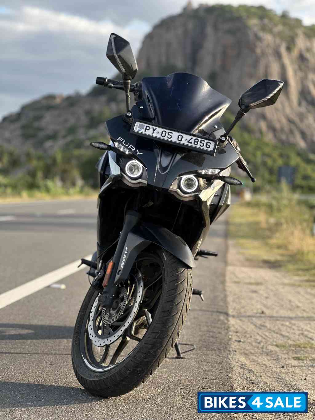 Grey Bajaj Pulsar RS 200 BS6