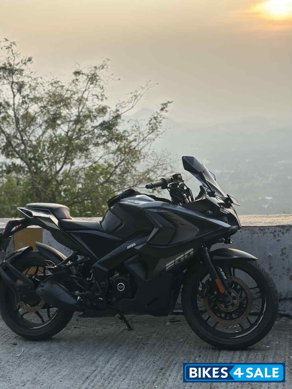 Grey Bajaj Pulsar RS 200 BS6