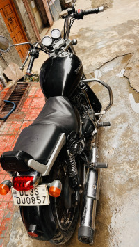 Black Royal Enfield Thunderbird 350