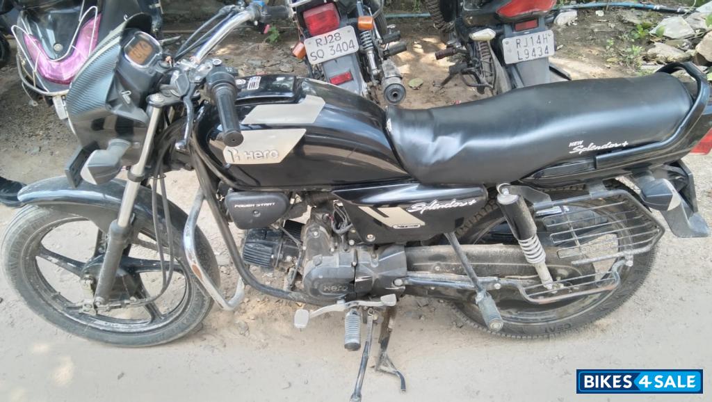 Black Hero Splendor Plus Xtec