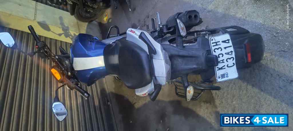 Blue TVS Apache RTR 160 4V