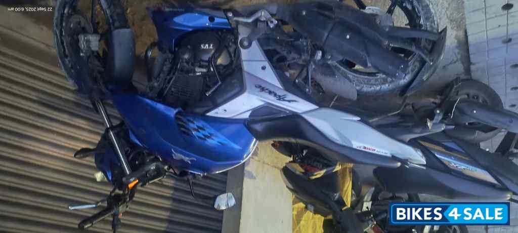 Blue TVS Apache RTR 160 4V