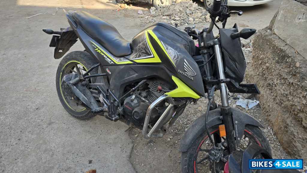 Honda CB Hornet 160R