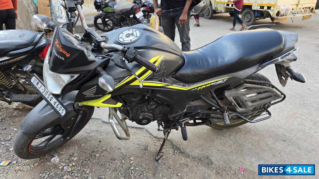 Honda CB Hornet 160R