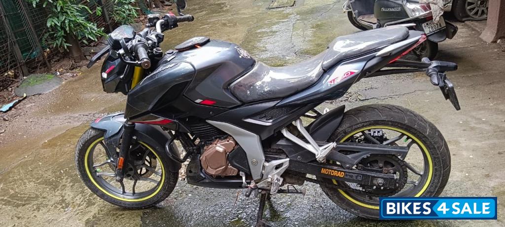 Te Bajaj Pulsar N250