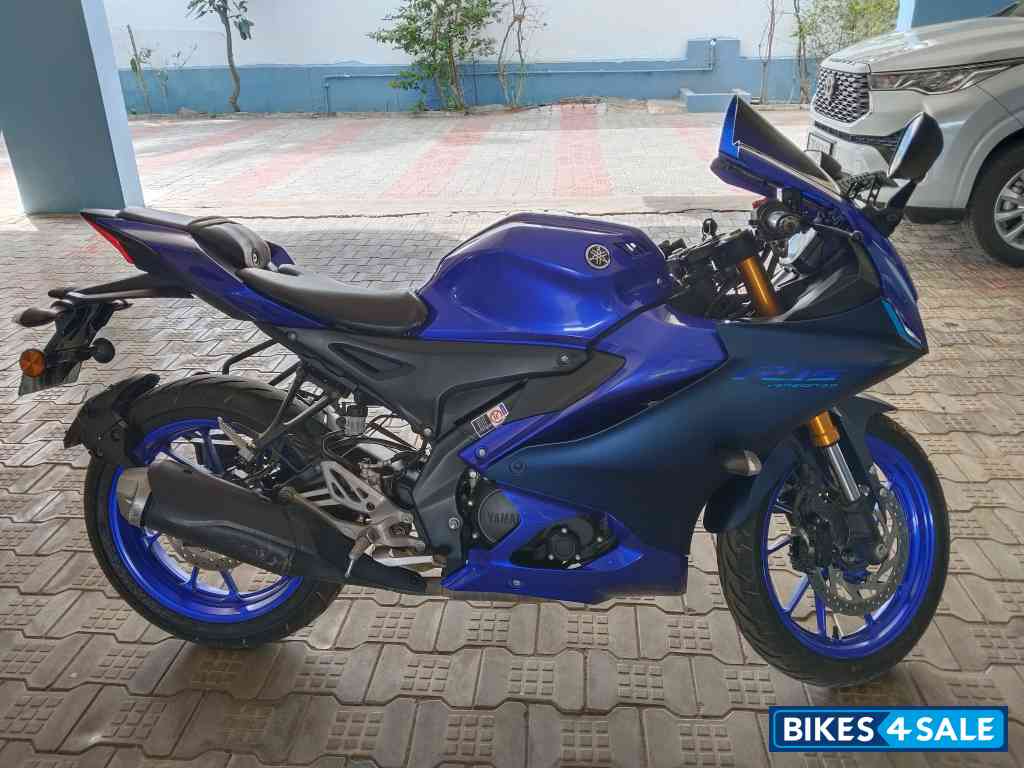 Racing Blue Yamaha R15 V4