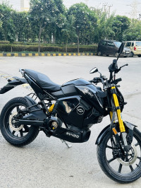 Revolt RV400 Stealth Black Limited Edition