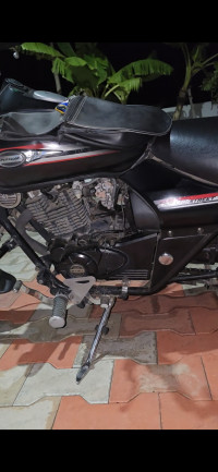 Black Bajaj Avenger Street 220
