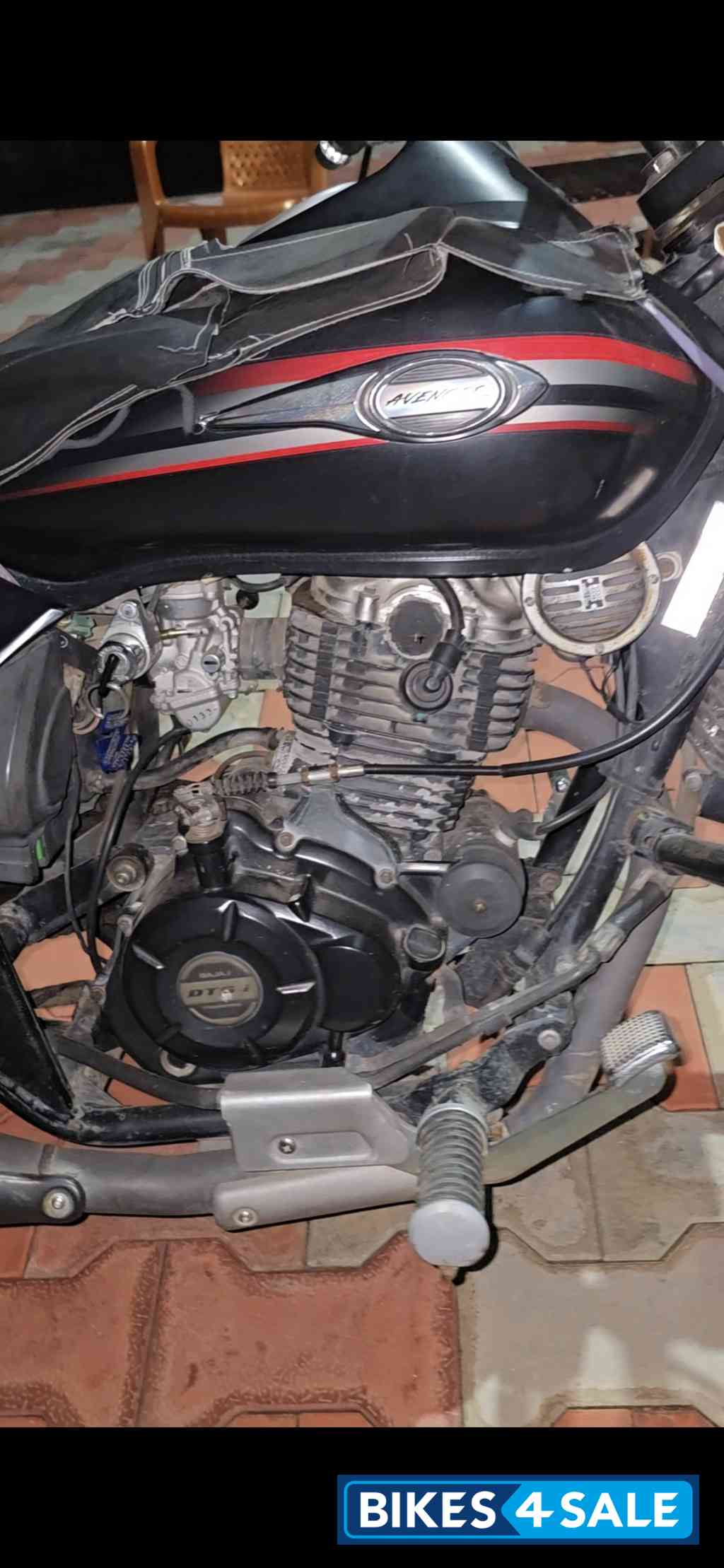 Black Bajaj Avenger Street 220