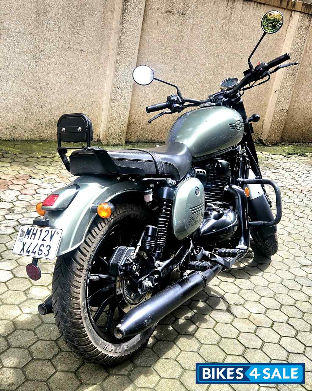 Cosmic Carbon Jawa 42 Dual Channel ABS Cosmic Carbon