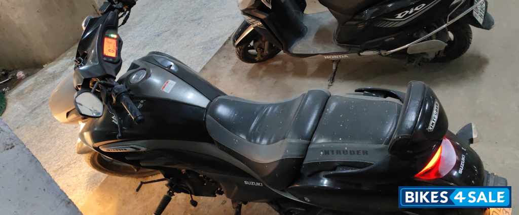 Black Suzuki Intruder 150