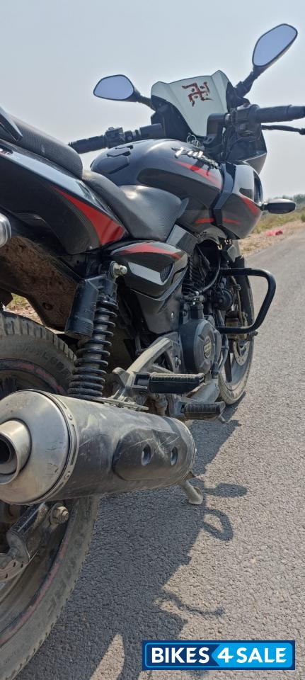 Bajaj Pulsar 220F Bajaj Pulsar 220F