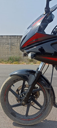 Bajaj Pulsar 220F