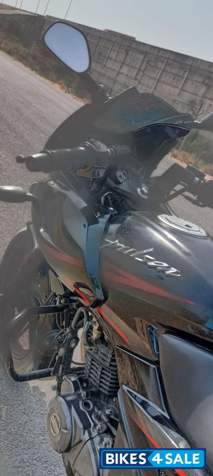 Bajaj Pulsar 220F Bajaj Pulsar 220F