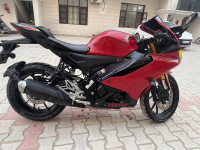 Yamaha R15 V4
