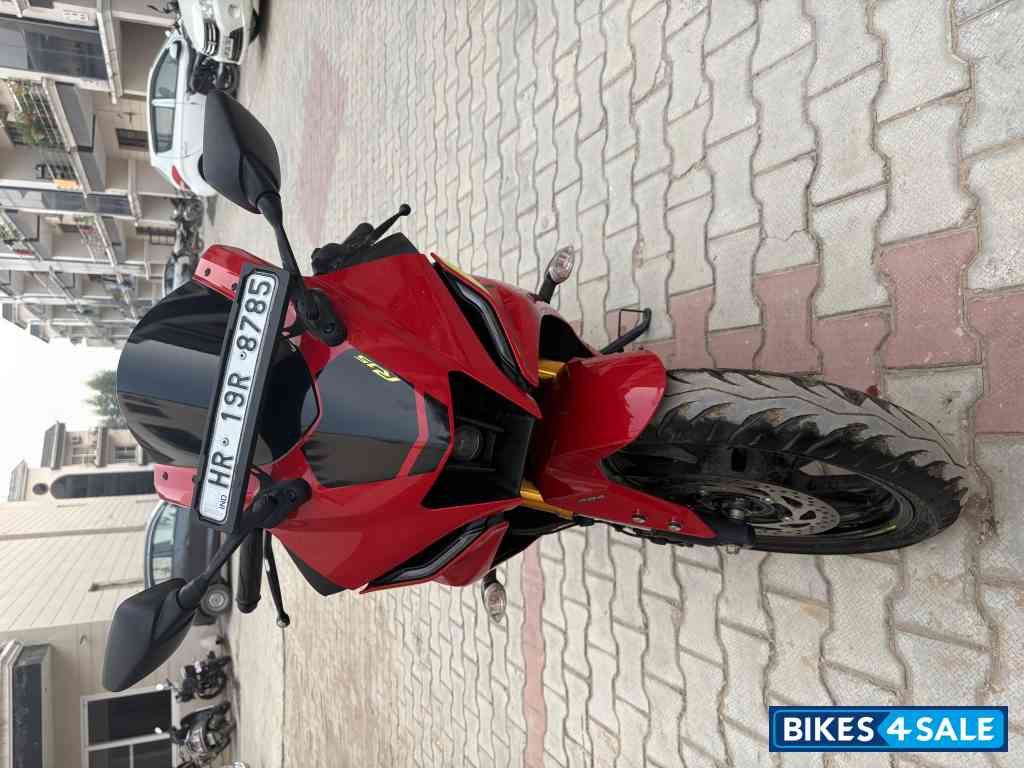 Yamaha R15 V4