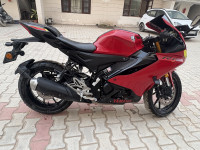 Yamaha R15 V4