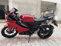 Yamaha R15 V4