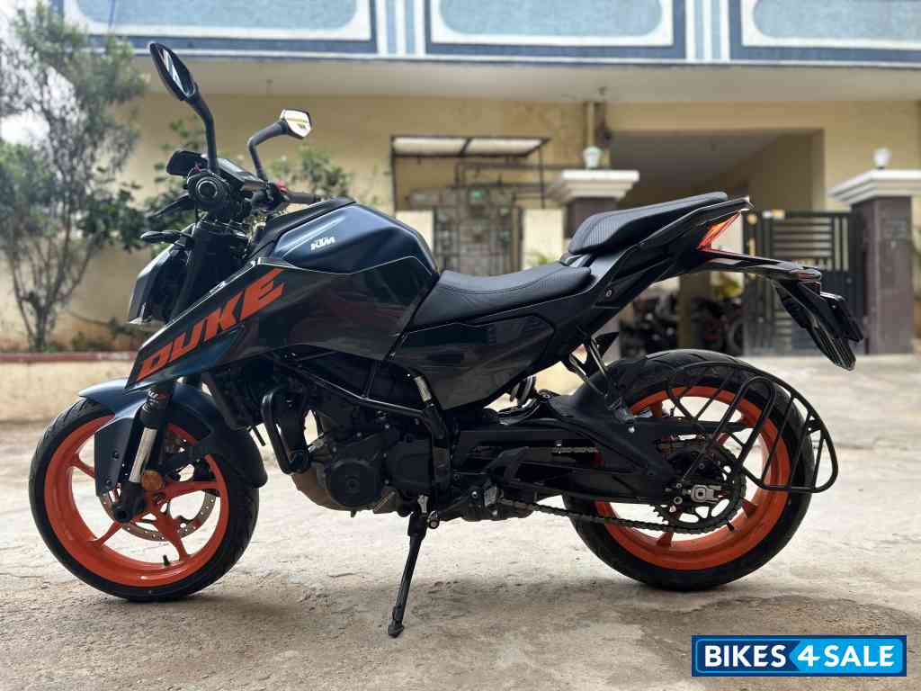 Blue Black KTM Duke 250 2024