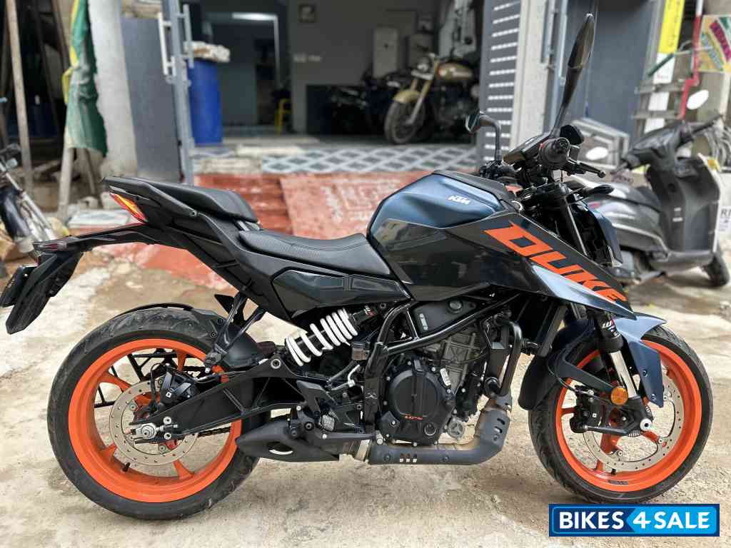 Blue Black KTM Duke 250 2024