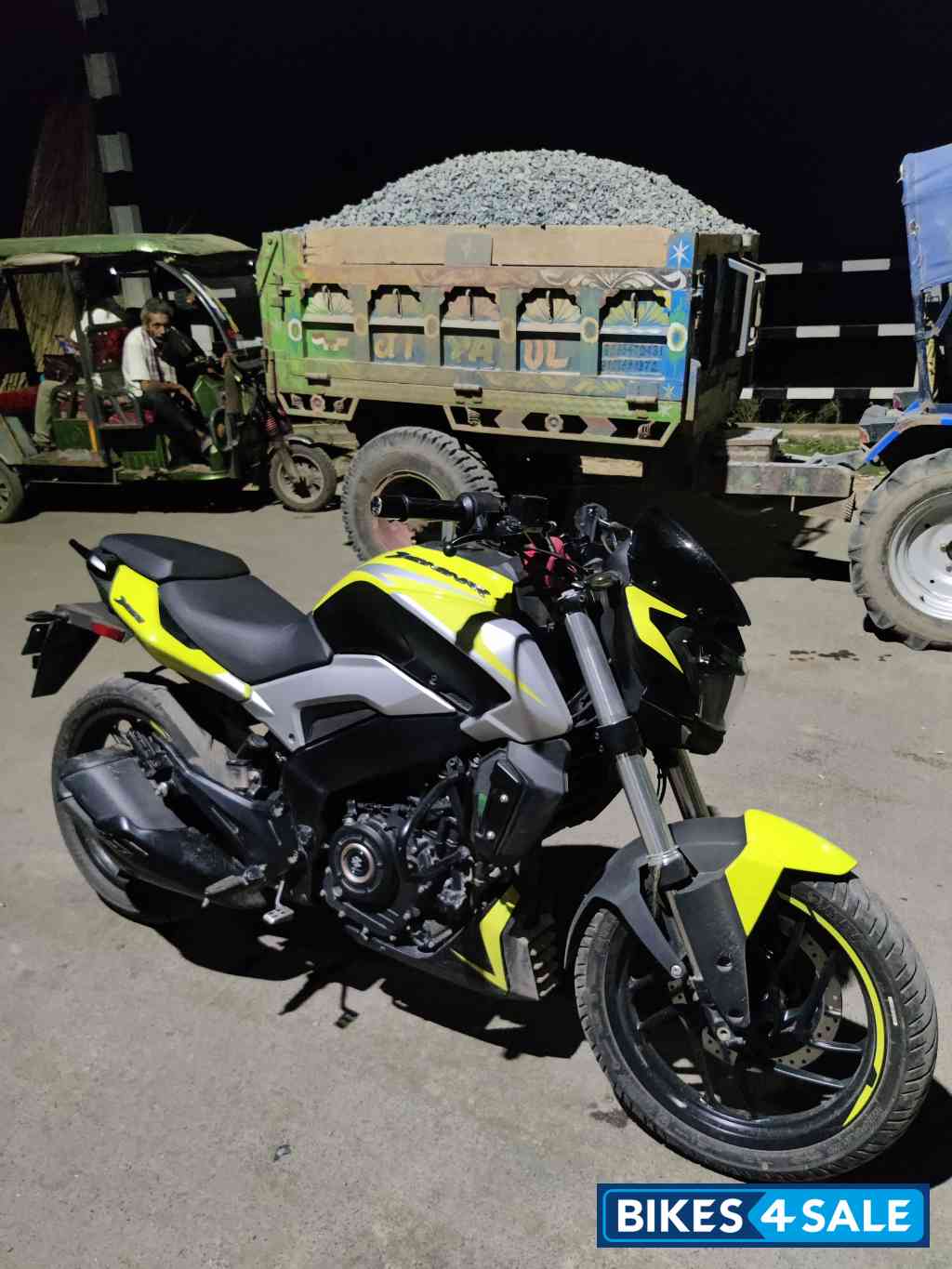 Citrus Rush Bajaj Dominar 250