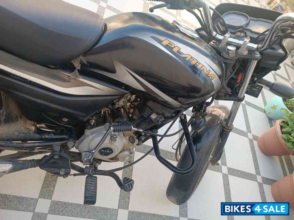 Black Bajaj Platina 100 ES BS6