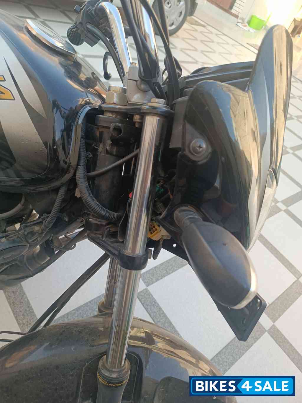 Black Bajaj Platina 100 ES BS6