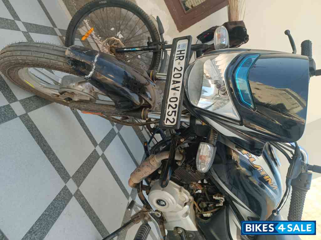 Black Bajaj Platina 100 ES BS6