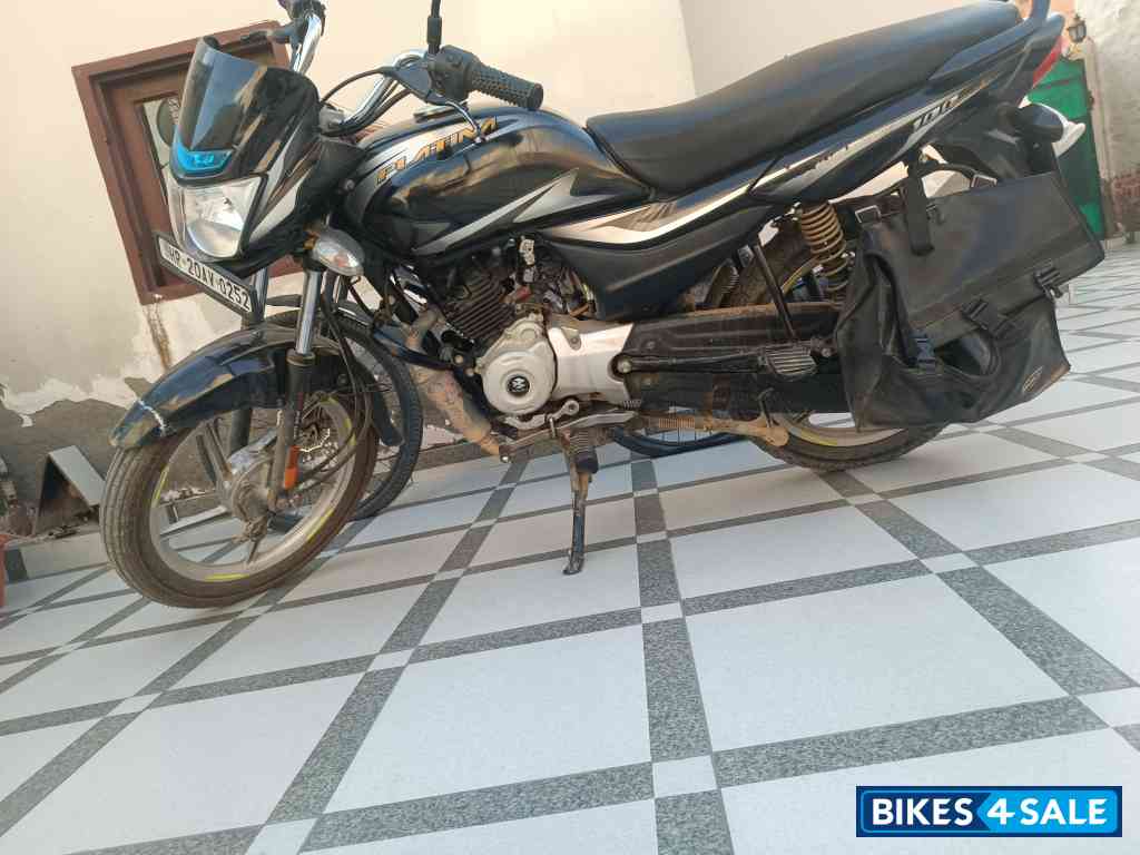 Black Bajaj Platina 100 ES BS6
