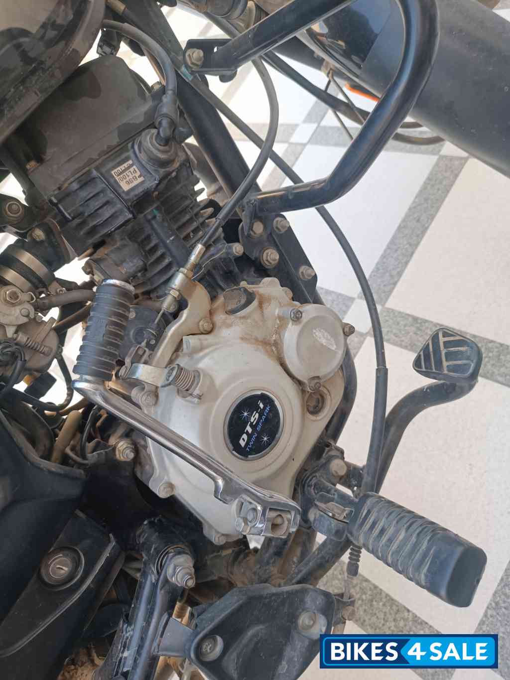 Black Bajaj Platina 100 ES BS6