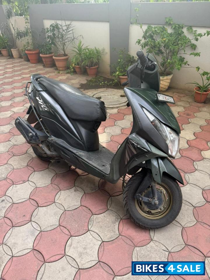 Matte Marshal Green Honda Dio Deluxe