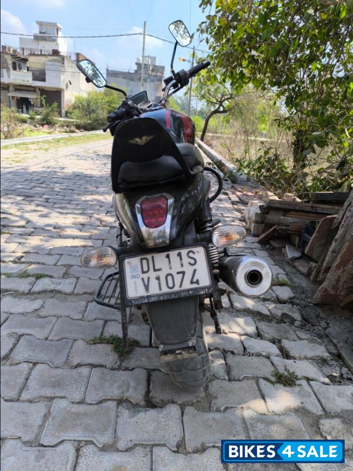 Bajaj V15