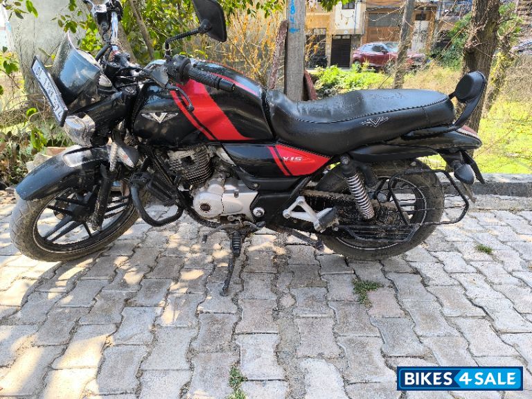 Bajaj V15