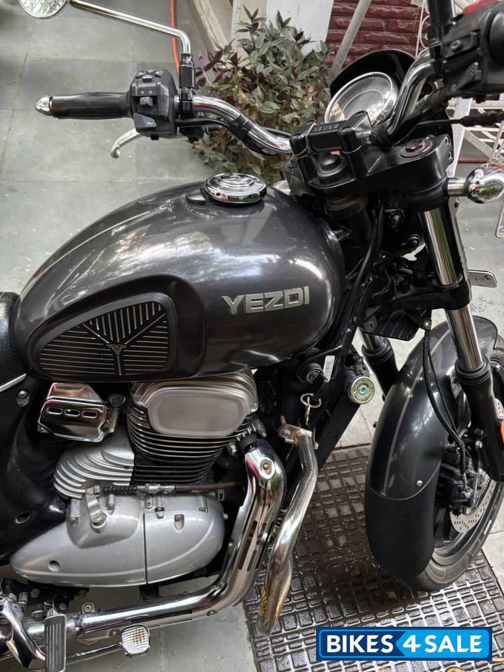 Yezdi Roadster Chrome