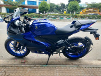 Blue Yamaha R15 V4