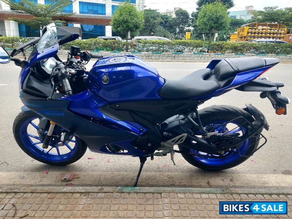 Blue Yamaha R15 V4