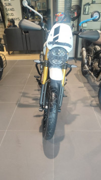 Triumph Scrambler 400 XC