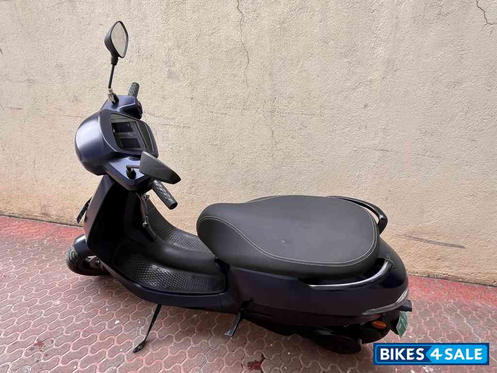 Midnight Blue Ola S1 Pro