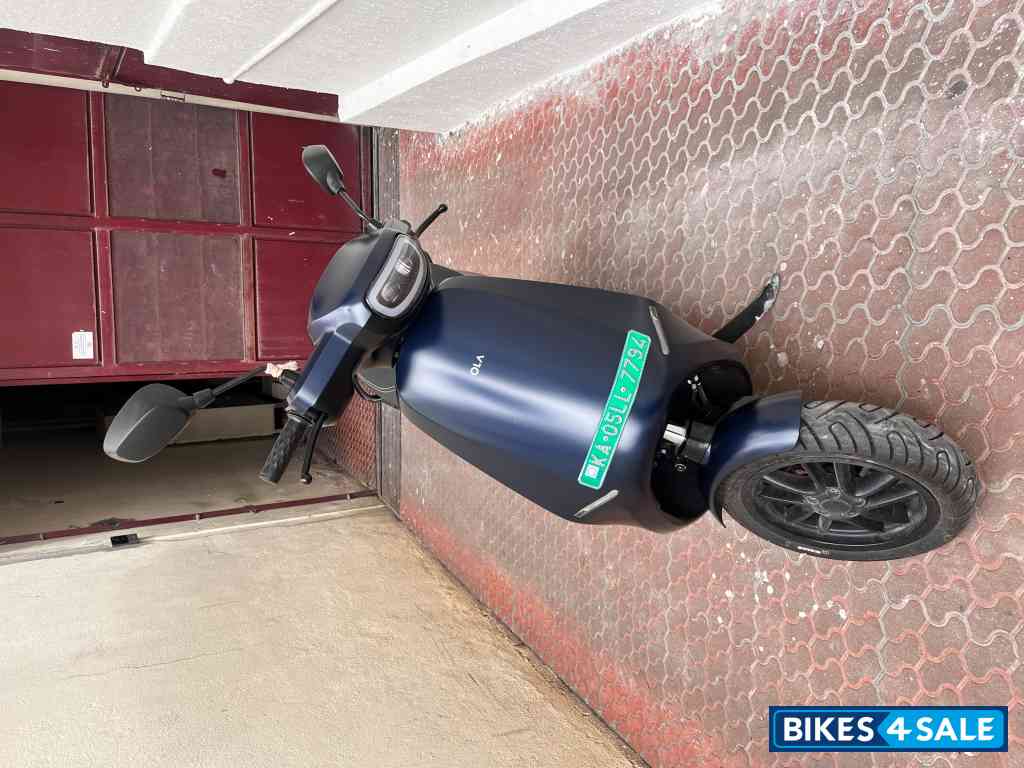 Midnight Blue Ola S1 Pro