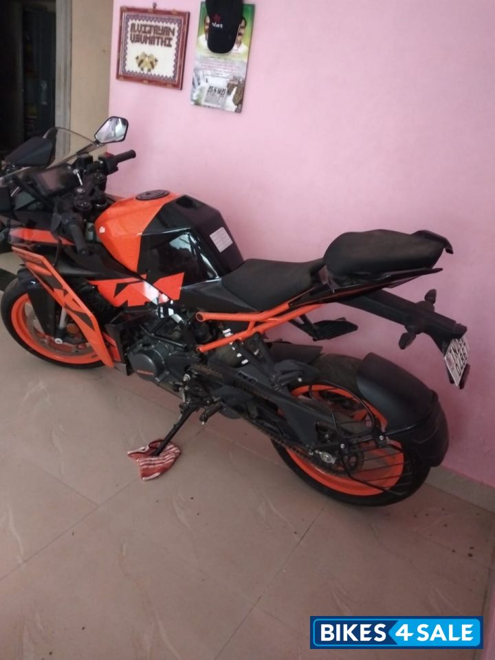 Black Orange KTM RC 200