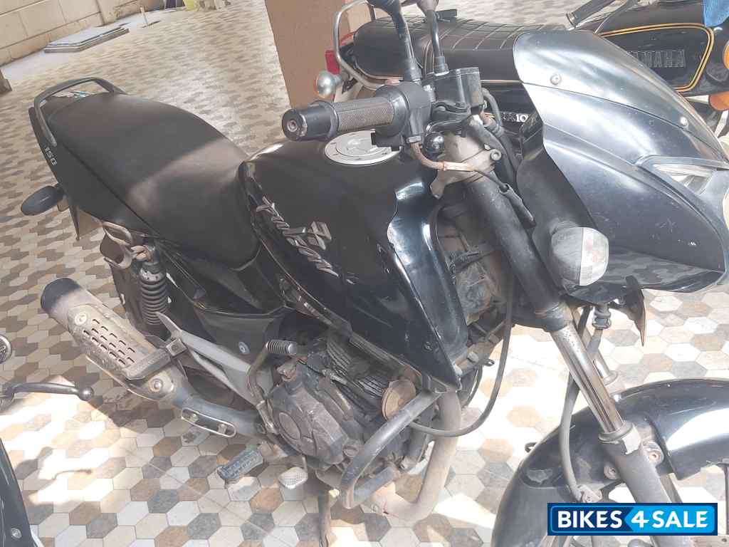 Black Bajaj Pulsar 150 DTSi Black Bajaj Pulsar 150 DTSi
