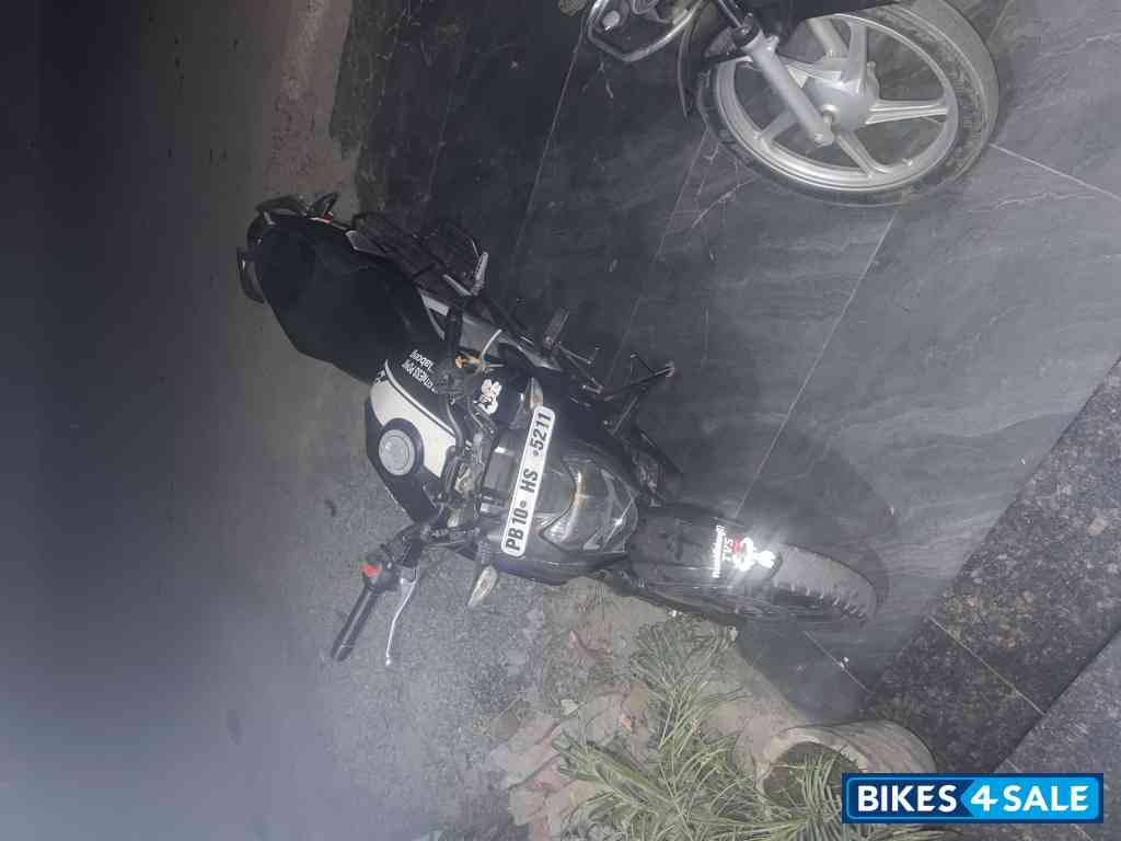 TVS Apache RTR 160 4V