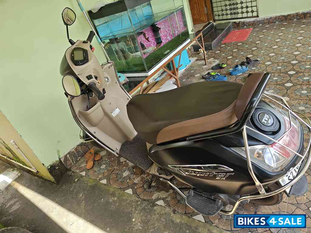 Black TVS Jupiter ZX SmartXonnect