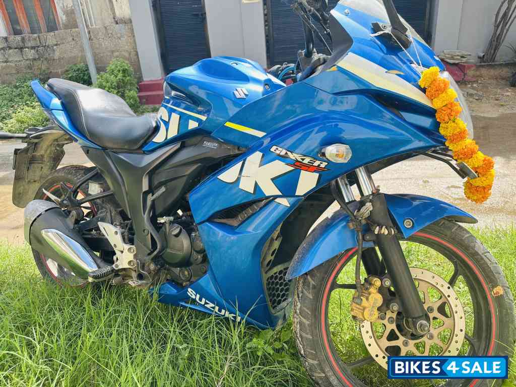Blue Motogp Suzuki Gixxer SF