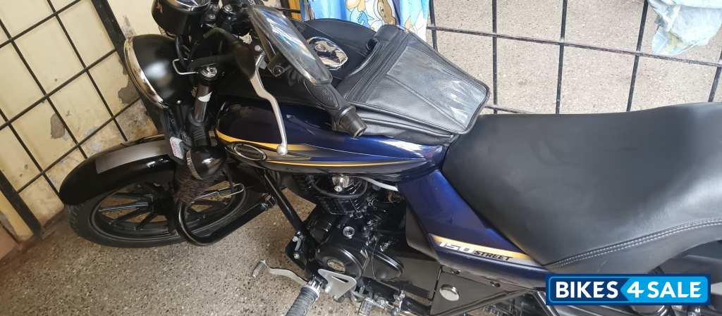 Pearl Blue Bajaj Avenger Street 150 Pearl Blue Bajaj Avenger Street 150