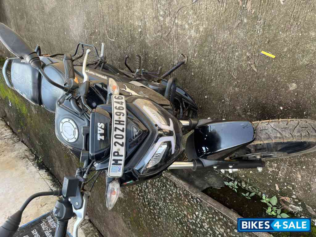 TVS Raider Split Seat
